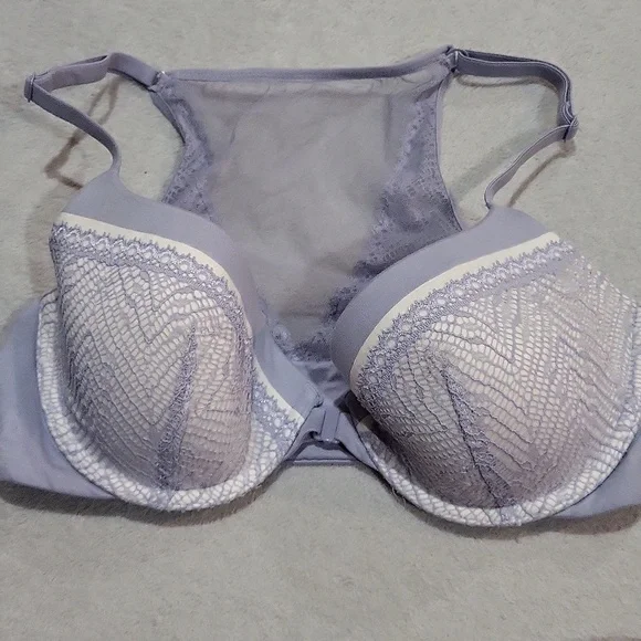 Victoria's Secret Bra - Picture 3 of 13